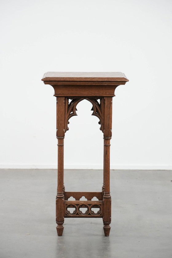 Image 1 of Table d'appoint/table à plantes ancienne en chêne de style gothique du milieu du XIXe siècle