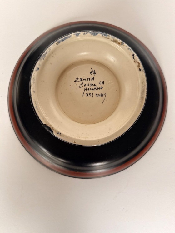 Image 1 of Zenith Gouda 30s Dutch dish 