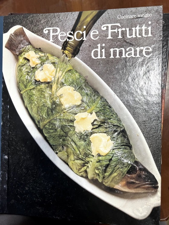 Image 1 of Lotto di 24 volumi di Cucinare meglio di Ermanno Conti, edizione tradotta, pubblicato da Arnoldo Mondadori nel 1983, in italiano