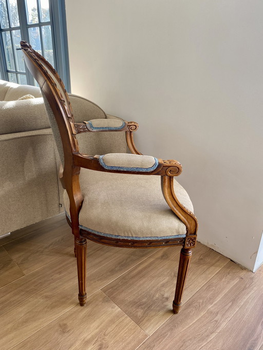 Lodewijk XVI fauteuil con ribstof beige e accenti blu