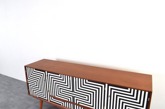 Image 1 of Handbemaltes Mid-Century Op-Art Sideboard von Sven Andersen Møbelfabrikk, 1960er Jahre.