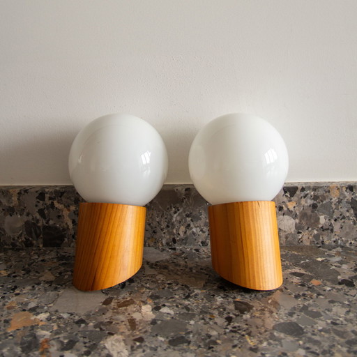 2x skandinavische Wandleuchten aus Kiefernholz