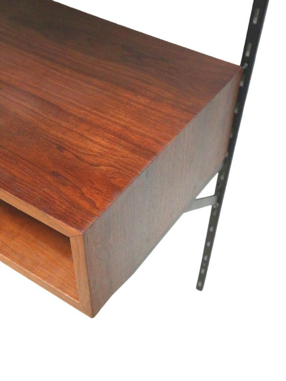 Image 1 of Vintage wandsysteem / wandrek met kastje uit de jaren ’60