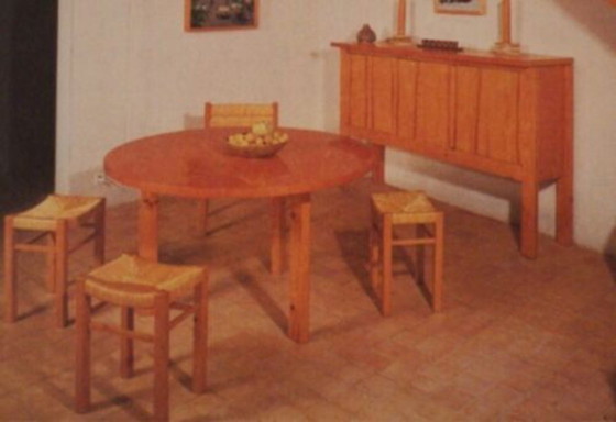 Image 1 of Suite van 3 vintage brutalistische krukjes in hout en stro, Pierre Gautier-Delaye voor Vergnères 1960