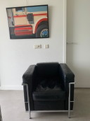 Réplique du fauteuil LC2 en cuir noir (2 pièces)