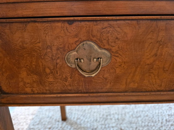 Art Deco bureau in wortelhout, teak kleur met bijhorende stoel. – Wood, Brass (photo 4 of 12)
