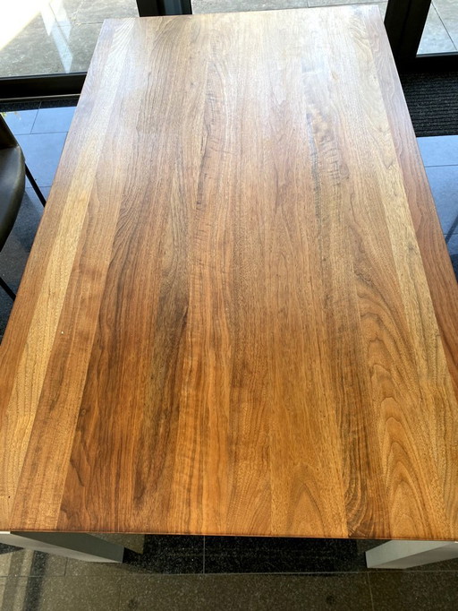 Arco Graphic dining room table extendable