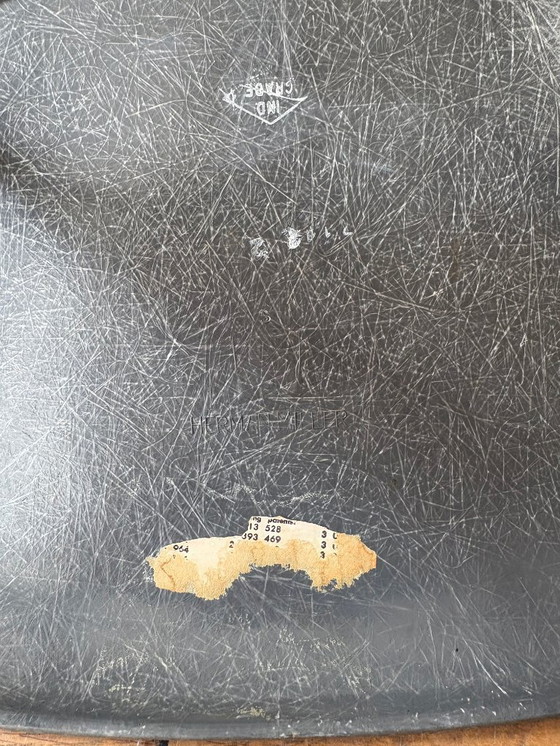 Image 1 of 3 Vintage Eames DSW Fiberglass Stoelen (Herman Miller) – Elephant Grey & Greige – Walnut Base