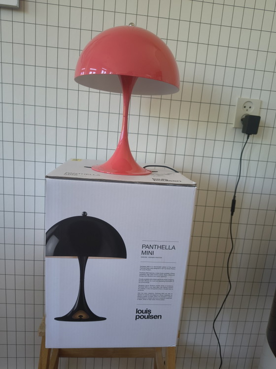 Image 1 of Panthella 250 table lamp (Panthella mini) coral led Louis Poulsen