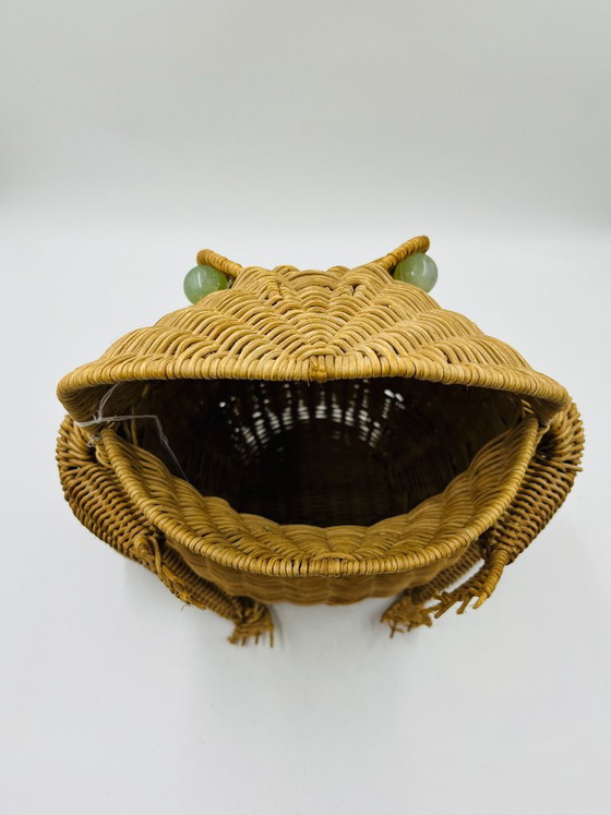 Portariviste in vimini a forma di rana, opera di Olivier Cajan, 1970. – Oggetti decorativi, Rattan (photo 10 of 13)