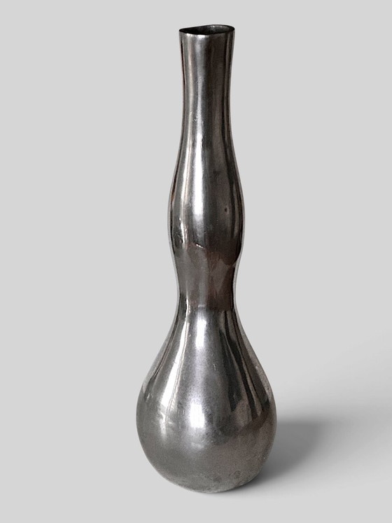 Vase bouton en métal argenté vintage – Aluminium (photo 6 of 8)