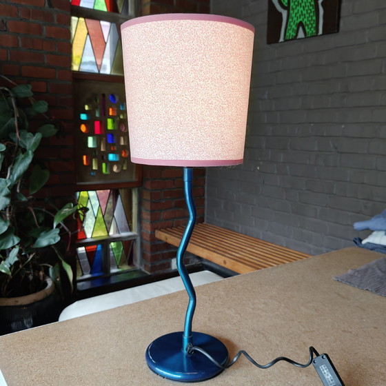 Image 1 of Lámpara de mesa de estilo Memphis posmoderno con pantalla floral
