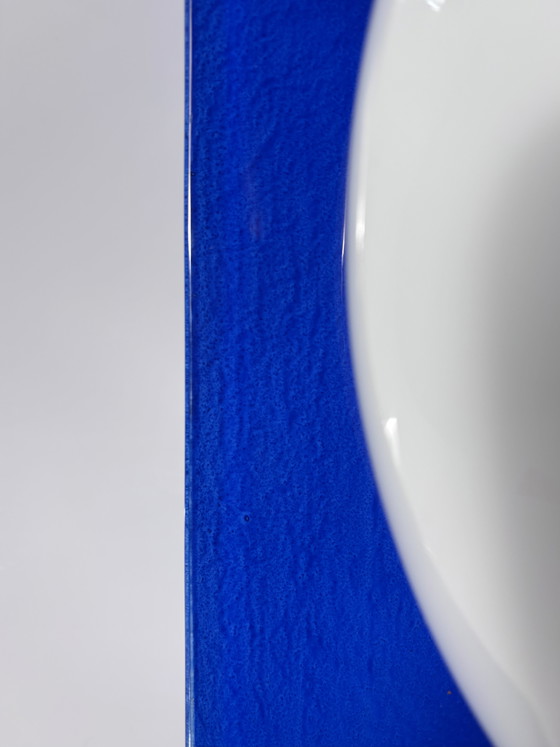 Image 1 of Paire de plafonniers en verre postmodernes, bleu cobalt et blanc opale – années 1980