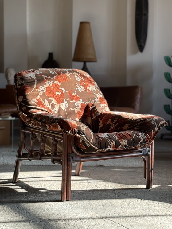 Image 1 of BAMBOO SET 2x ARMCHAIRS & COFFEE TABLE FLORAL PATTERN VELVET 1980s