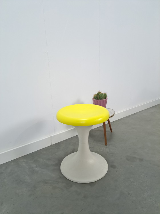 Image 1 of Taburete Space Age Amarillo y Blanco N°1