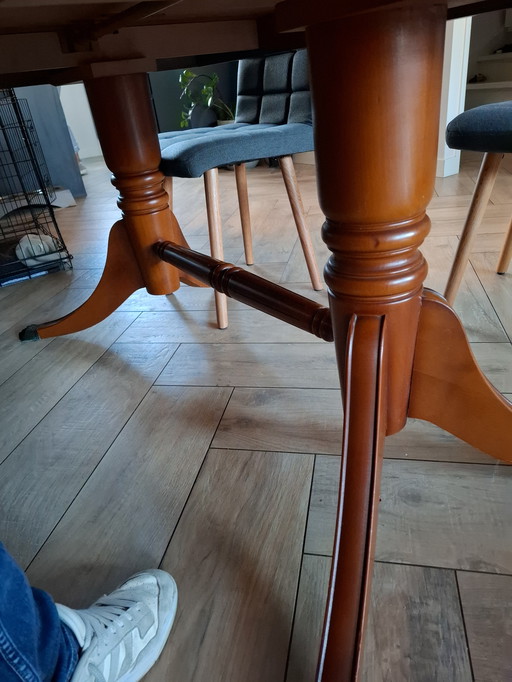 Lupke Mahogany extendable table