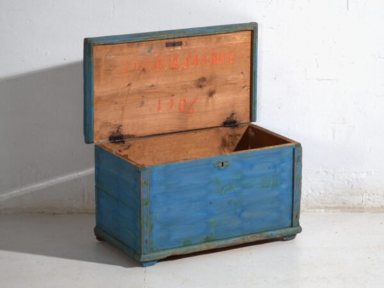 Antike bemalte blaue Truhe aus Kiefer – Mitteleuropa, um 1900 – Aufbewahrungsschrank, Iron, Scandinavian (photo 29 of 40)
