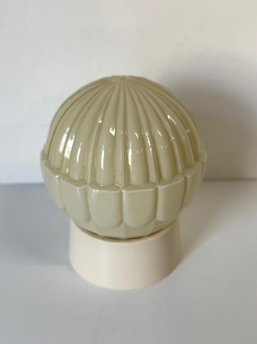 Lampada da soffitto vintage Thabur Art Déco con costolette color crema