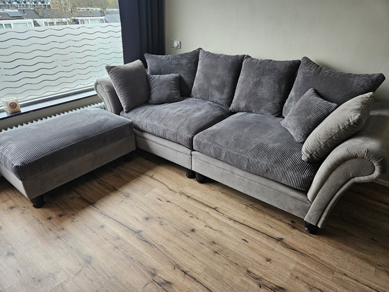 Image 1 of Banco de castillo de pana con otomana a juego