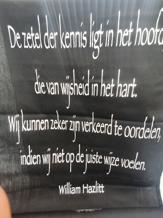 Image 1 of Een Unieke Wanddecoratie of Meditatiebanner, Met een Levensbeschouwelijke Uitspraak