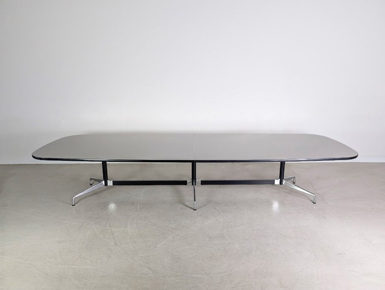 Image 1 of Mesa de conferencias Vitra, mesa segmentada, mesa de comedor Charles & Ray Eames
