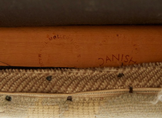 Image 1 of Grenenhouten eetkamerstoelen nr. 404 van Niels O. Møller Moller voor J.L.Møller, set van 6