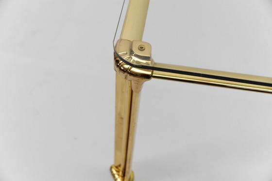 Image 1 of Table basse Hollywood Regency en laiton doré et verre, années 1970