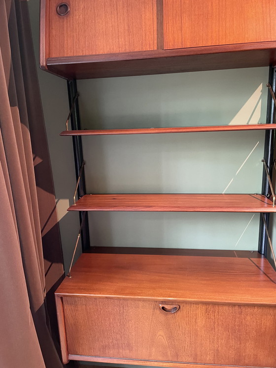 Image 1 of Mueble alto Louis van Teeffelen