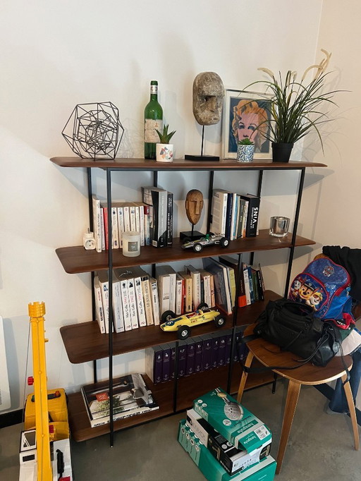   Bücherregal aus Walnussholz AM.PM Jacobson - Hochwertiges Design