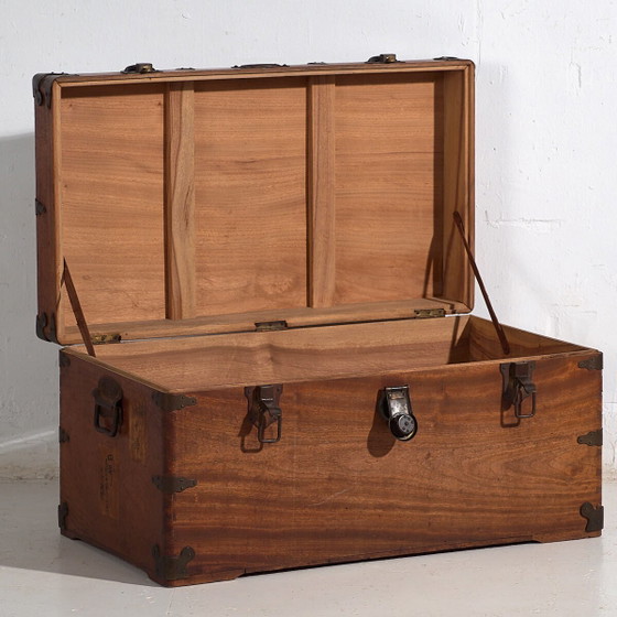 Antique Japanese camphorwood trunk - Meiji Period (c. ) #76 – Storage cabinet, Metal (photo 4 of 40)