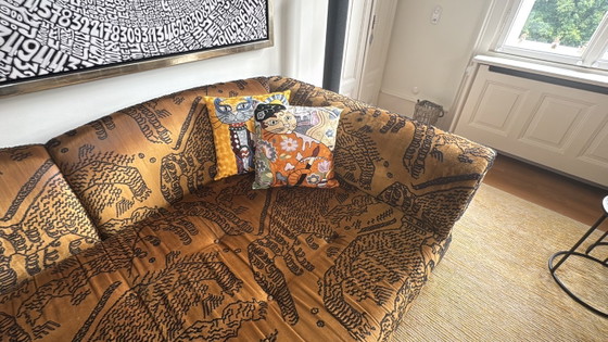 Image 1 of Bretz Mammut – Designicoon met Dedar “Tiger Mountain” in fauve | Exclusieve 3-zitter