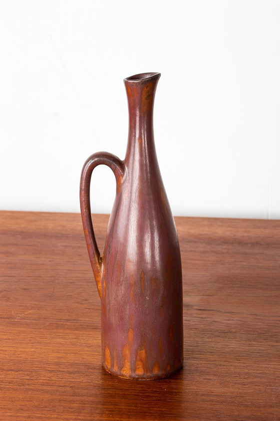 Image 1 of Bruin geglazuurde keramische vaas en kan door Gunnar Nylund voor Rörstrand Zweden 1960.