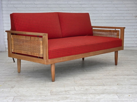 Image 1 of Sofá-cama con brazos abatibles danés, década de 1970, de Illum Wikkelsø, lana para muebles.