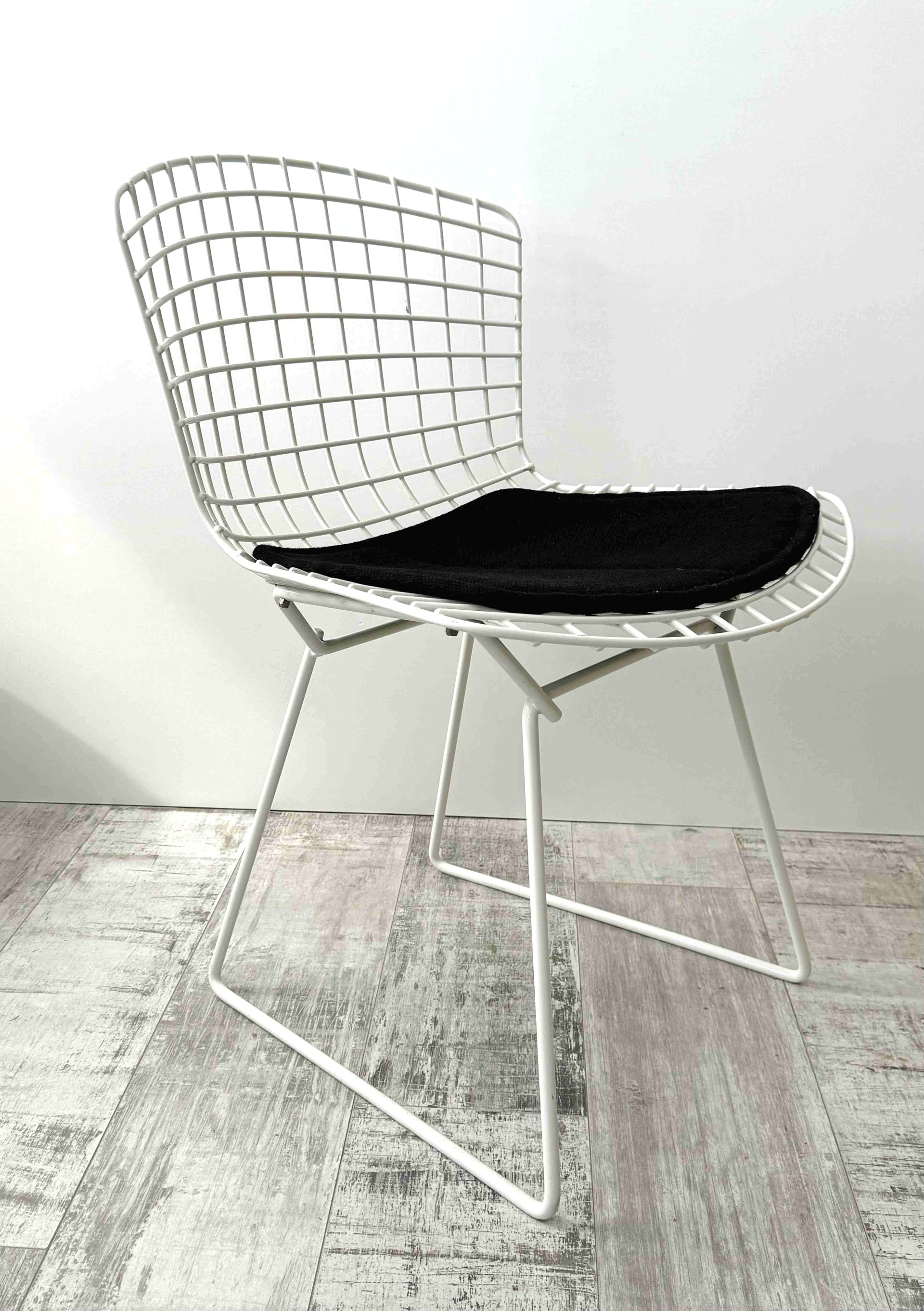 Harry Bertoia, 1970 The Wire Chair model 420 for Knol
