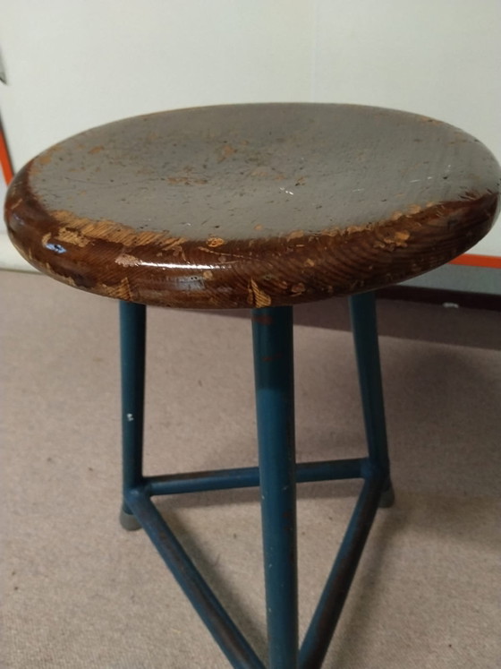 Authentic Vintage Industrial School Stool / Practical Stool – 1960s/1970s – Metal, Wood (photo 5 of 15)