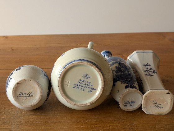 Image 1 of Juego de 4 jarrones de loza azul de Delft – pintados a mano, Holanda, siglo XX