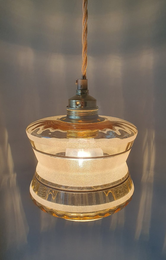 Image 1 of Vintage hanglamp - amberkleurig glas met frosted textuur 