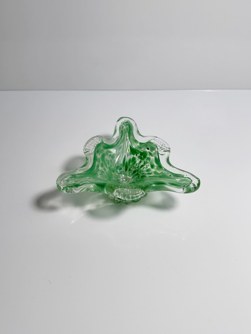 Cenicero vintage de Murano con motas verde pastel y forma triangular, años 70
