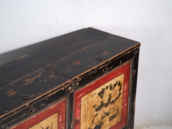Credenza antica laccata con motivi di loto dipinti – Cina, circa 1920 – Credenze (photo 13 of 40)