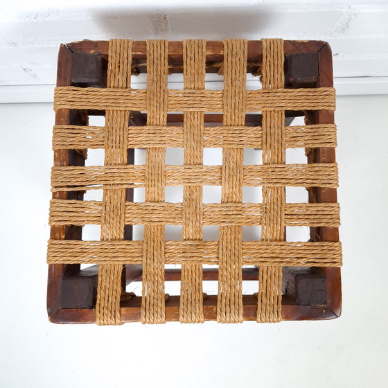 Image 1 of Vintage brutalist krukje touw zitting / hout jaren 50/60