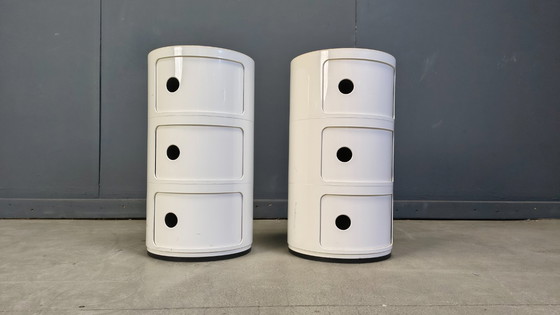 Image 1 of Anna Castelli Ferrieri pour Kartell, paire de meubles d'appoint, années 1960 - Italie