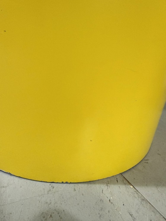 Image 1 of Tables d'appoint et tabourets colorés des années 1980