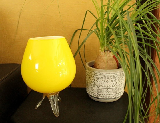 Empoli Tripod Vase Yellow Opal Glass, MCM Italy 1960s/1970s (photo 14 of 14)