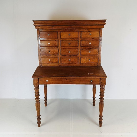 Image 1 of Hermosa y única notaría antigua con campana en funcionamiento.