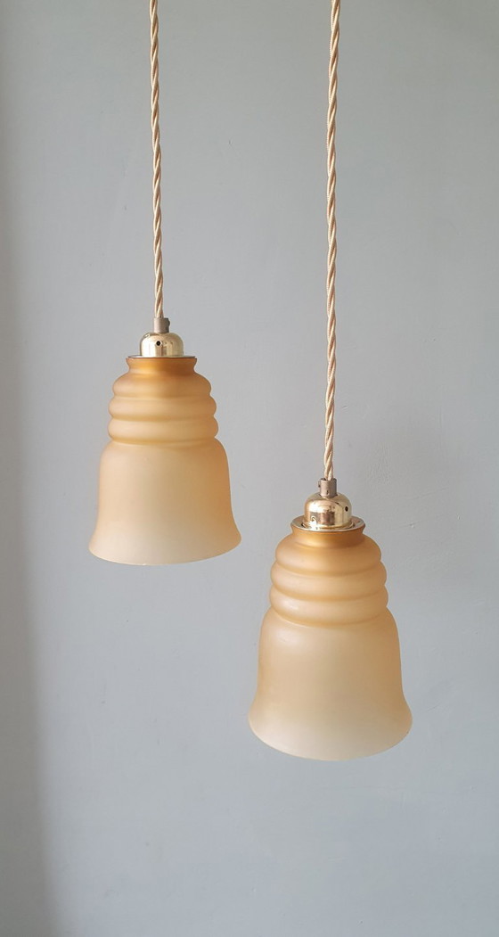 Image 1 of Set Vintage franse hanglampen in klokvorm - gekleurd glas.