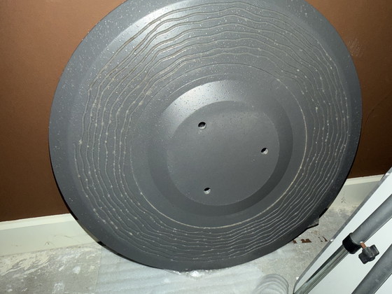 Image 1 of Leolux eetkamer tafel doornede 120 type trias kleur blad bordeau rood 