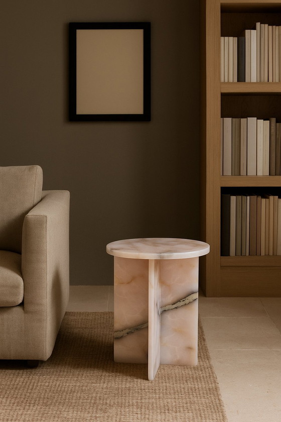 Image 1 of Mesa auxiliar onyx rosa