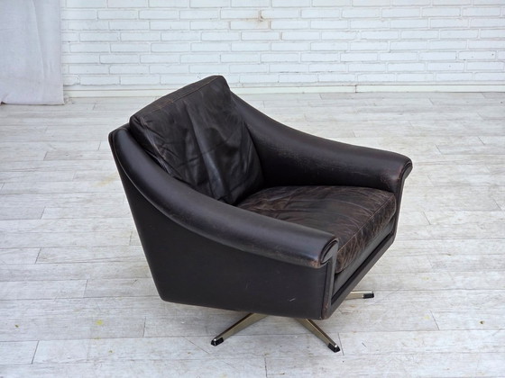 Image 1 of Deense draaibare fauteuil uit de jaren 60 van Aage Christensen, meubelleder.