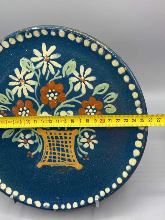 Plato de pared grande de cerámica esmaltada con cesta floral. – Loza, Ceramic, Mid Century Modern (photo 6 of 6)