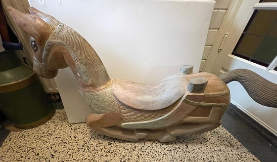 Image 1 of Cheval à bascule décoratif en bois